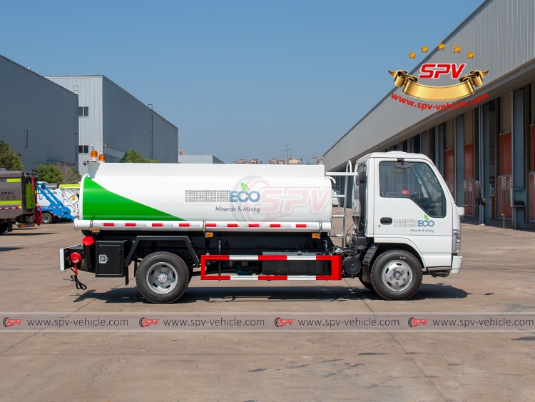 4,000 Litres Refueling Tank Truck ISUZU - RS 4,000 Litres Refueling Tank Truck ISUZU - RS